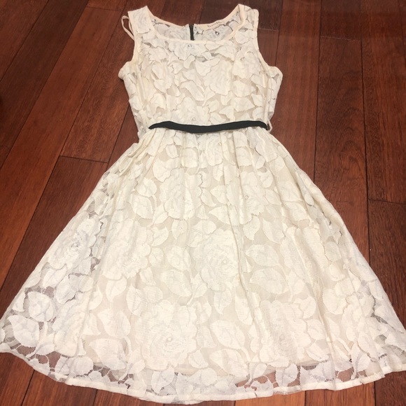 Monteau Lace Dress